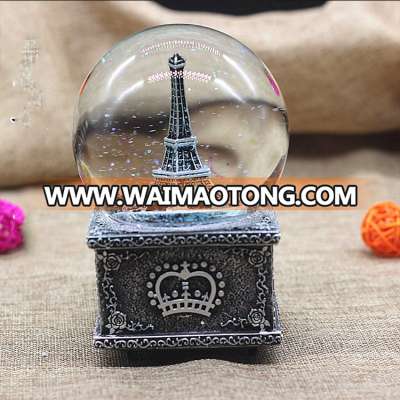 New product custom made resin craft snow globe for home decoration