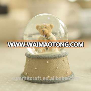 Funny bear resin unique glass snow globe